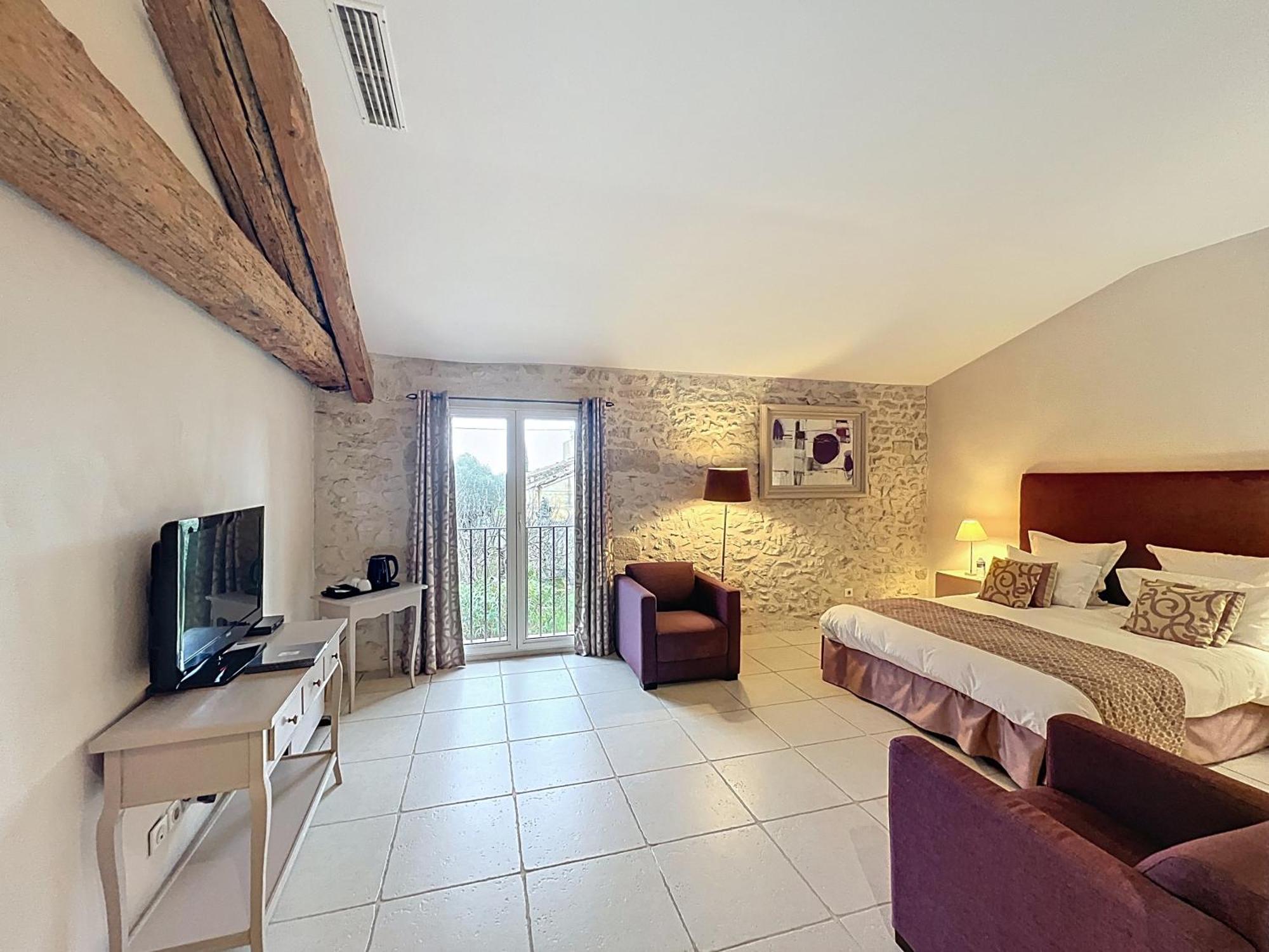 Chambres D'Hotes La Maison De Leonie Collias Екстериор снимка
