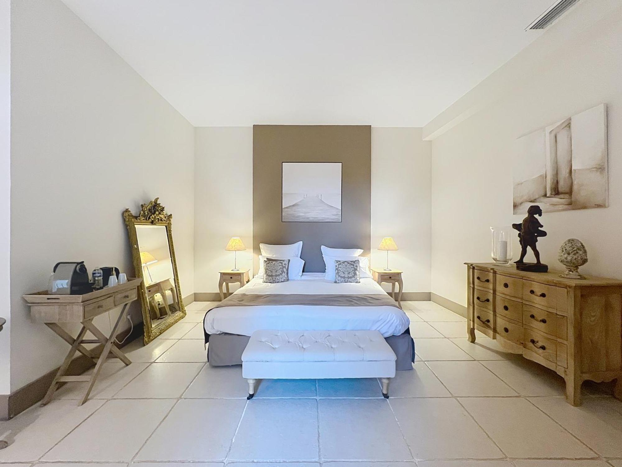 Chambres D'Hotes La Maison De Leonie Collias Екстериор снимка