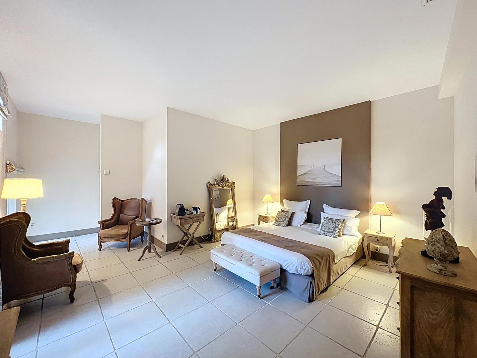 Chambres D'Hotes La Maison De Leonie Collias Екстериор снимка