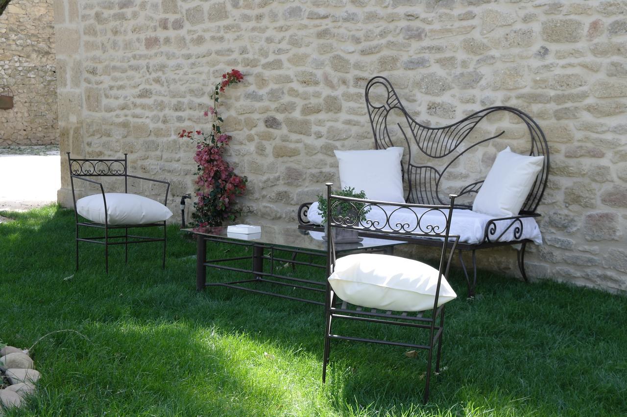 Chambres D'Hotes La Maison De Leonie Collias Екстериор снимка