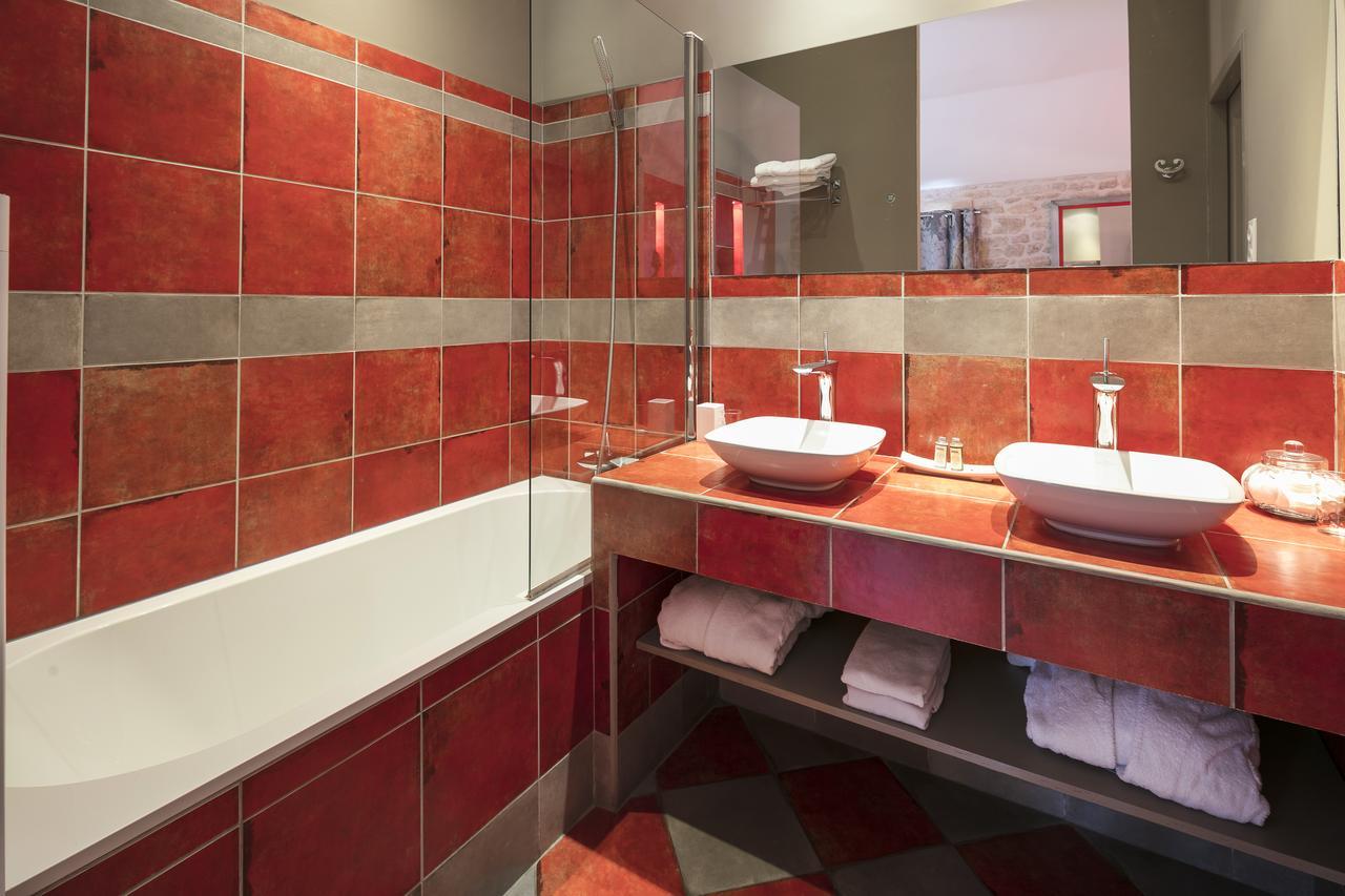 Chambres D'Hotes La Maison De Leonie Collias Екстериор снимка