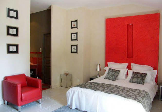 Chambres D'Hotes La Maison De Leonie Collias Екстериор снимка